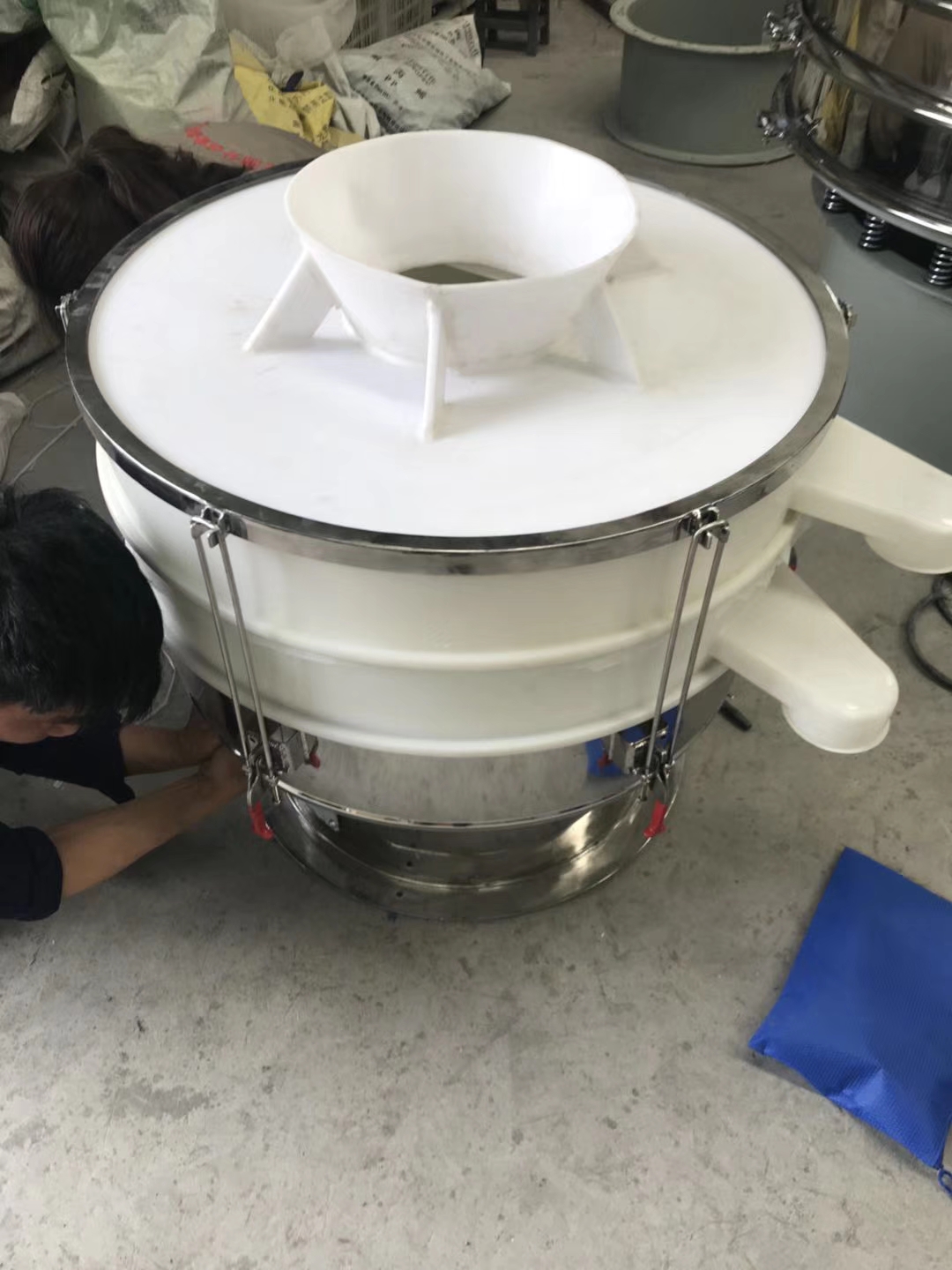 食品級蘑菇视频成人网站入口那裏生產食鹽、白砂糖篩選機
